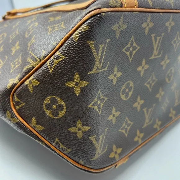 LOUIS VUITTON Monogram Canvas Sac
Shopping Tote - Picture 6 of 16